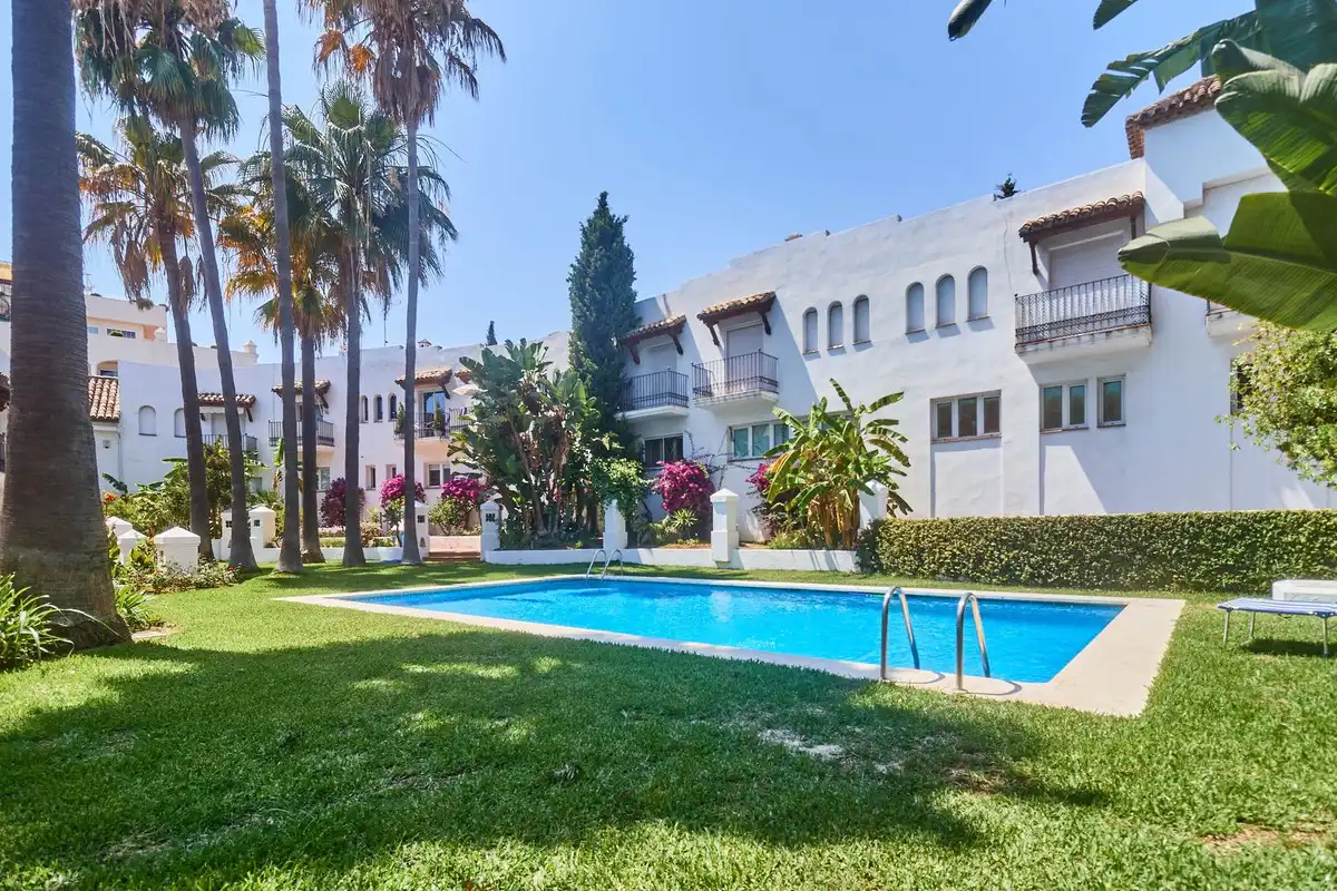 Jardín de Casa adosada en venta en Marbella con Aire acondicionado, Jardín privado y Terraza