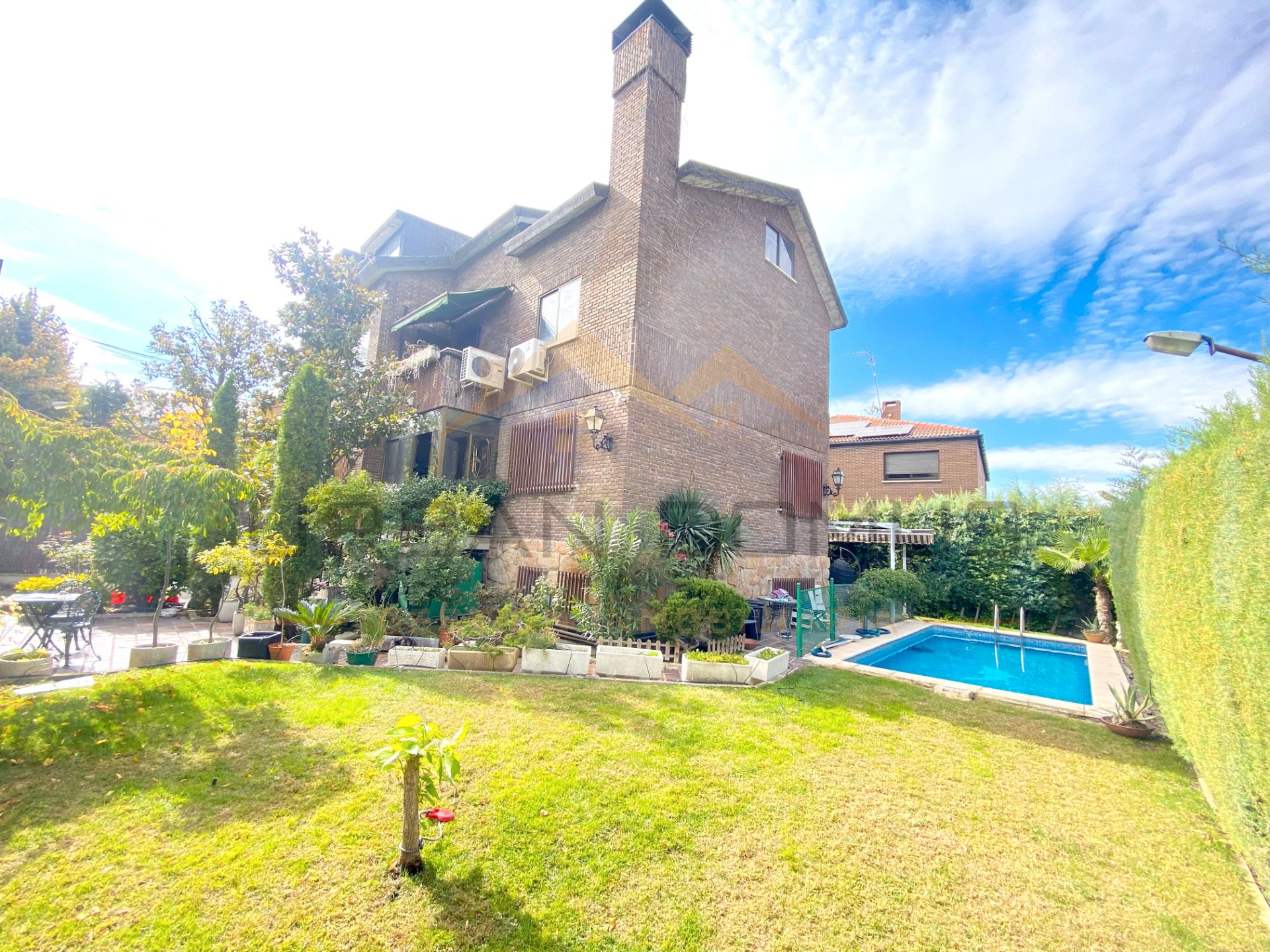 Jardí de Casa adosada en venda en  Madrid Capital amb Aire condicionat, Calefacció i Jardí privat