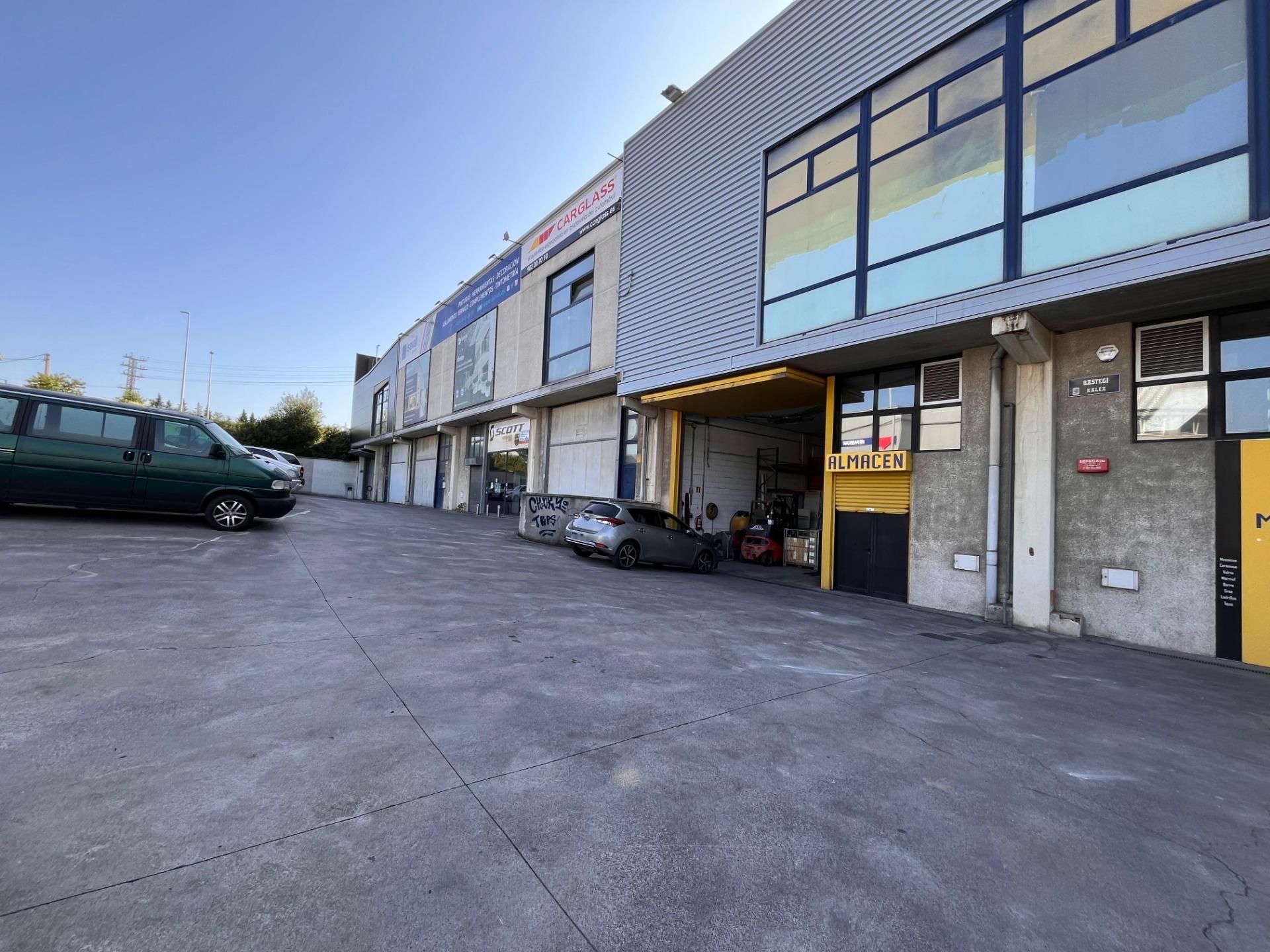 Exterior view of Industrial buildings to rent in Basauri 