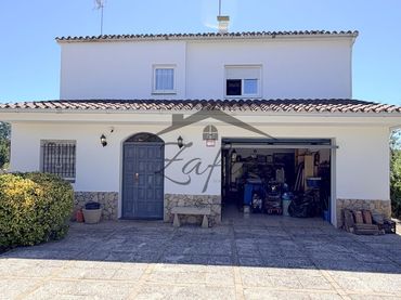 Casa amb jardí en venda a Carrer Carrer Canigó