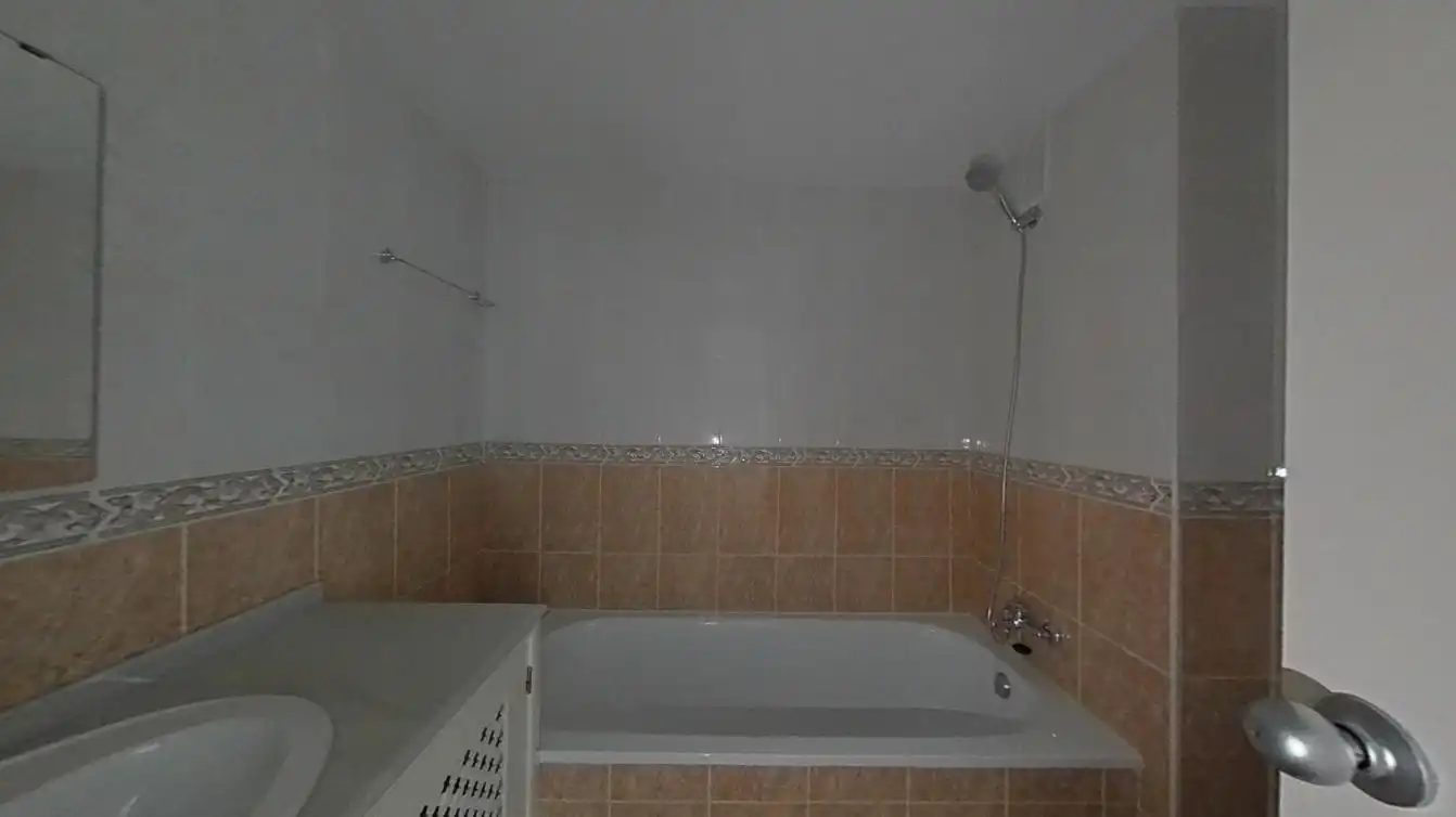 Bany de Pis en venda en Estepona amb Piscina