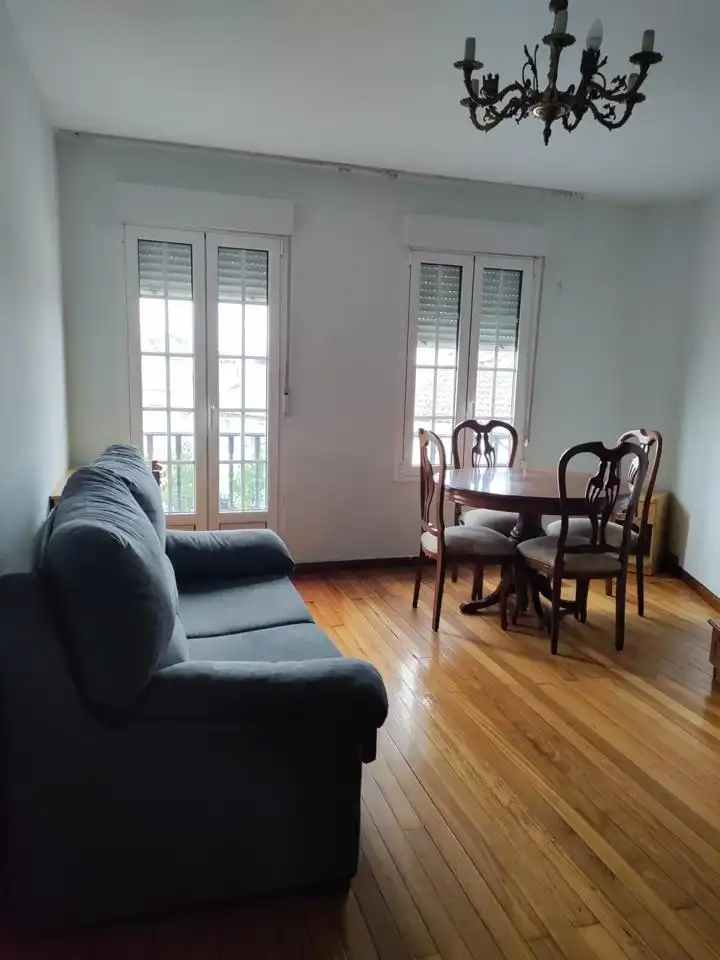 Sala de estar de Piso en venta en Santiago de Compostela  con Calefacción y Amueblado