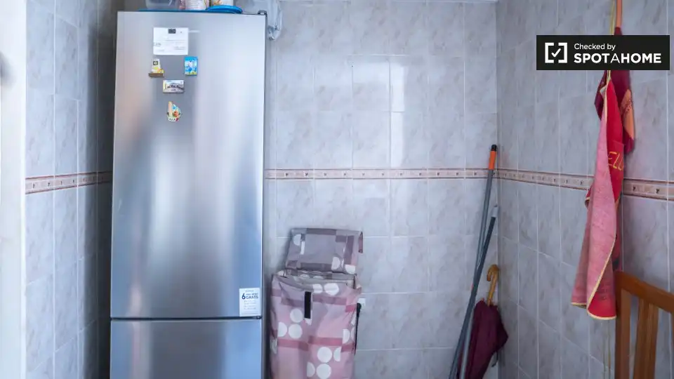Kitchen of Flat for rent in Paterna  with Air Conditioner, Heating and Furnished