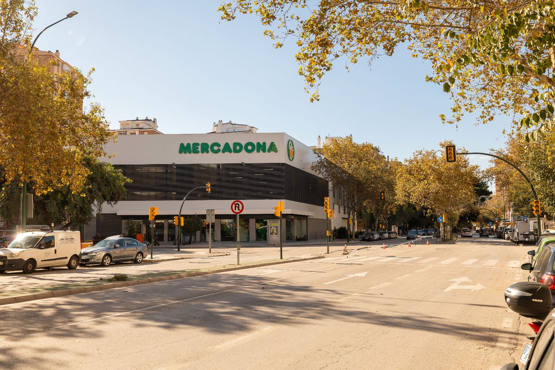 Vista exterior de Local en venda en Málaga Capital amb Aire condicionat, Calefacció i Terrassa