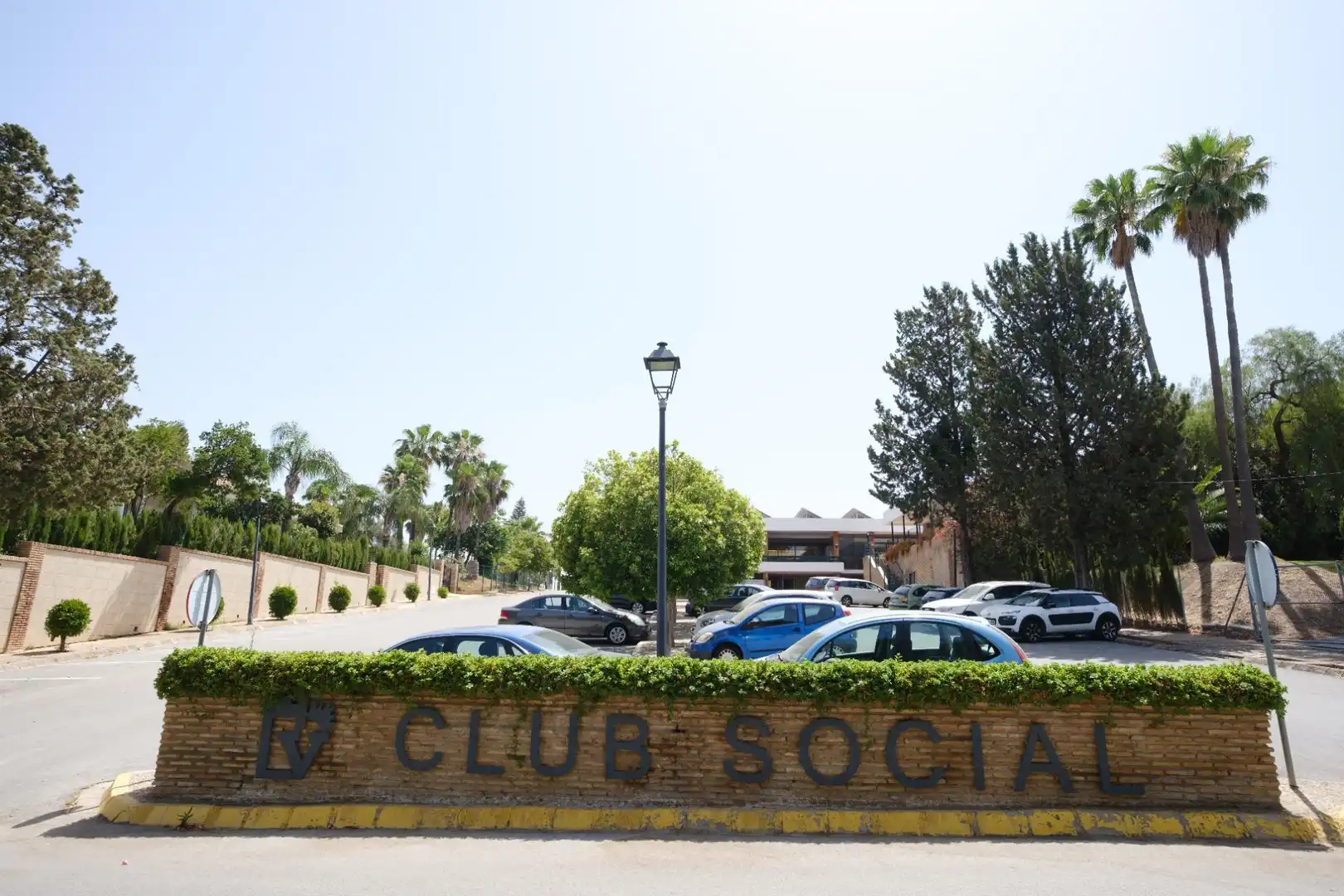 Vista exterior de Casa o chalet en venta en Alcalá de Guadaira con Aire acondicionado, Calefacción y Jardín privado