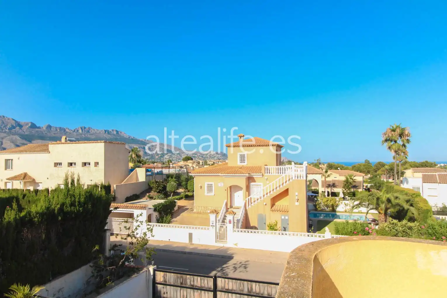 Exterior view of Houses for sale in Altea  with Air Conditioner, Terrace and Community pool