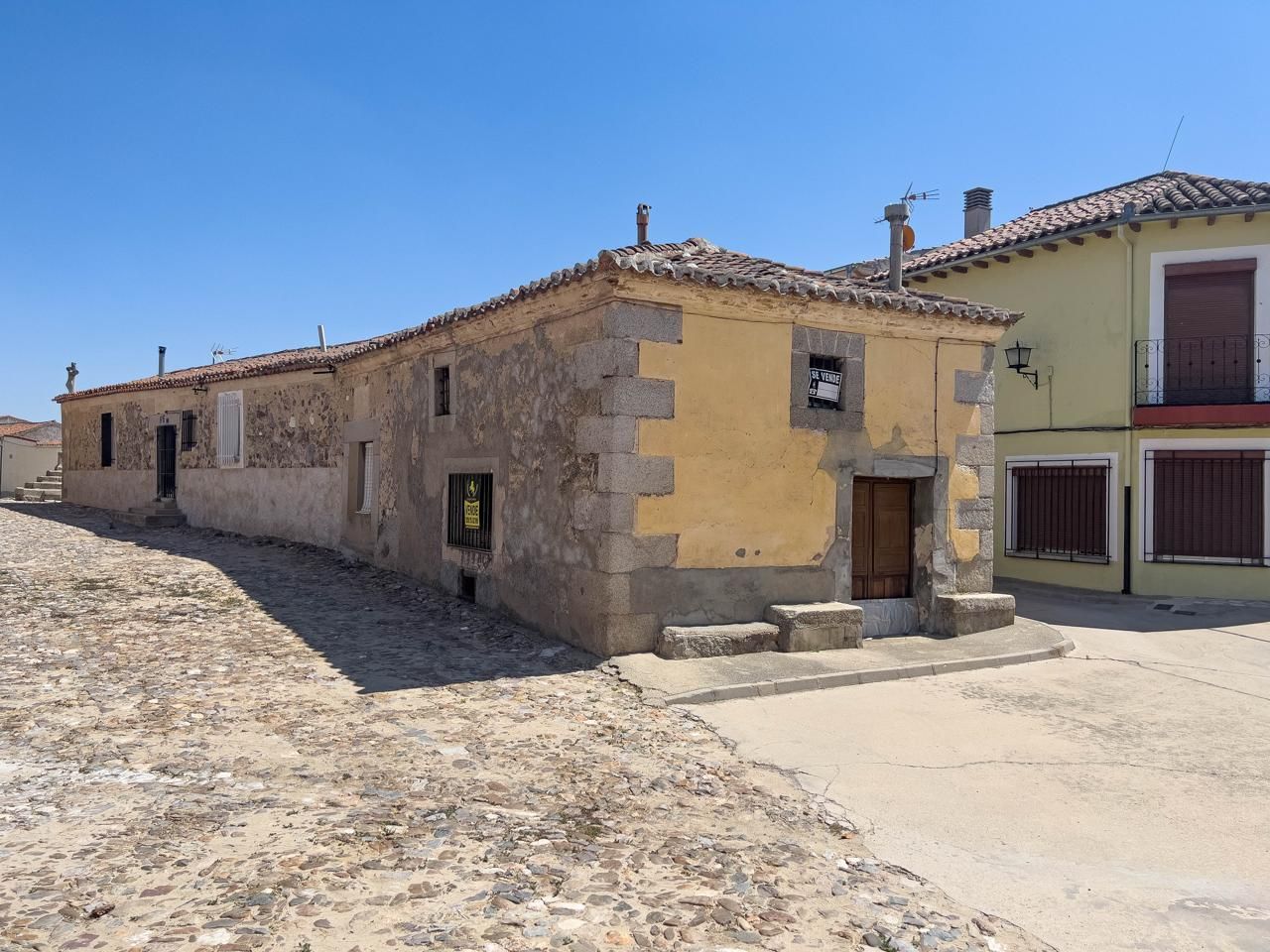 Exterior view of House or chalet for sale in Velayos