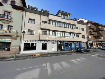 Local comercial en alquiler en Avenida De La Paz 1