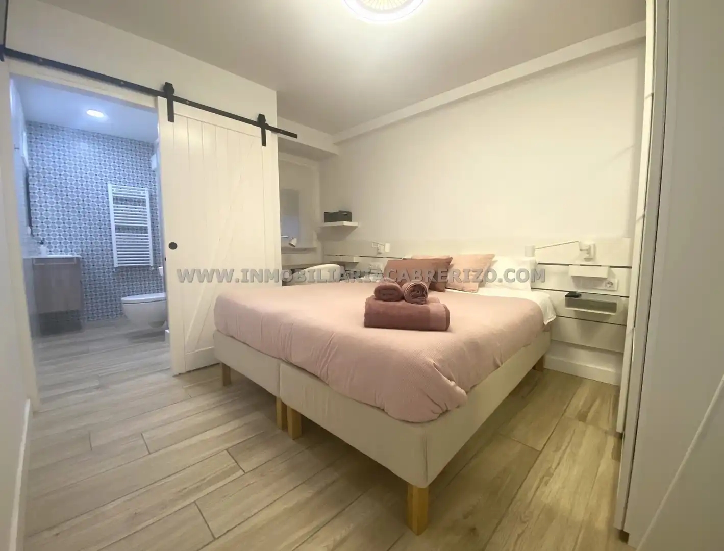 Bedroom of Flat for sale in  Pamplona / Iruña  with Heating, Furnished and Oven