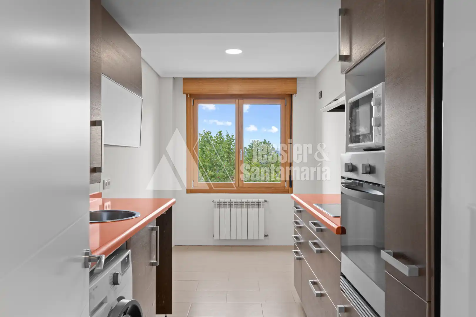 Kitchen of Flat for sale in Gijón   with Heating, Parquet flooring and Storage room