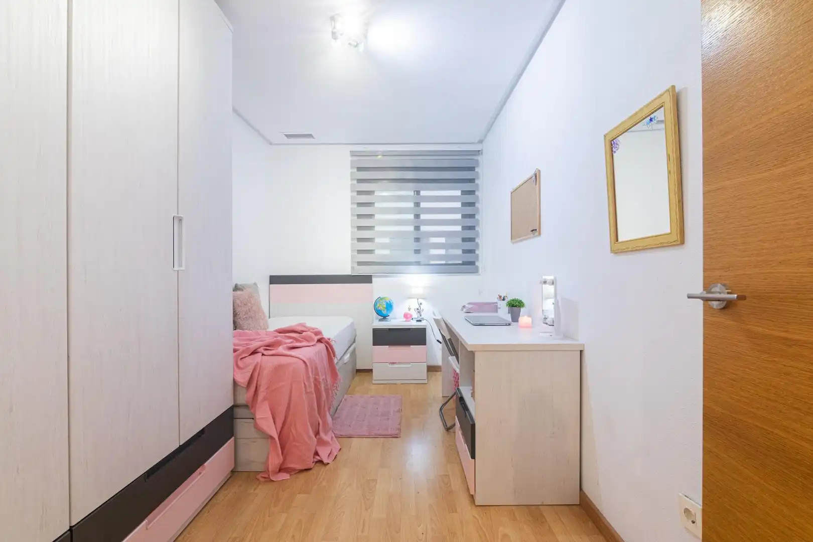 Bedroom of Flat for sale in Crevillent  with Air Conditioner, Terrace and Community pool
