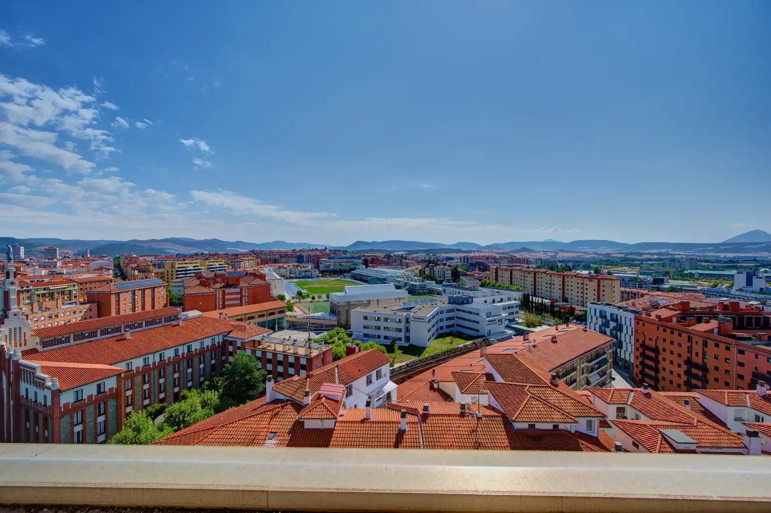 Vista exterior de Pis en venda en  Pamplona / Iruña amb Calefacció, Parquet i Moblat