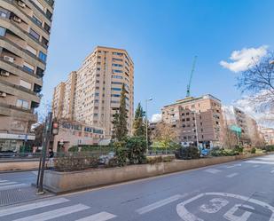 Vista exterior de Pis en venda en  Granada Capital amb Calefacció, Terrassa i Traster