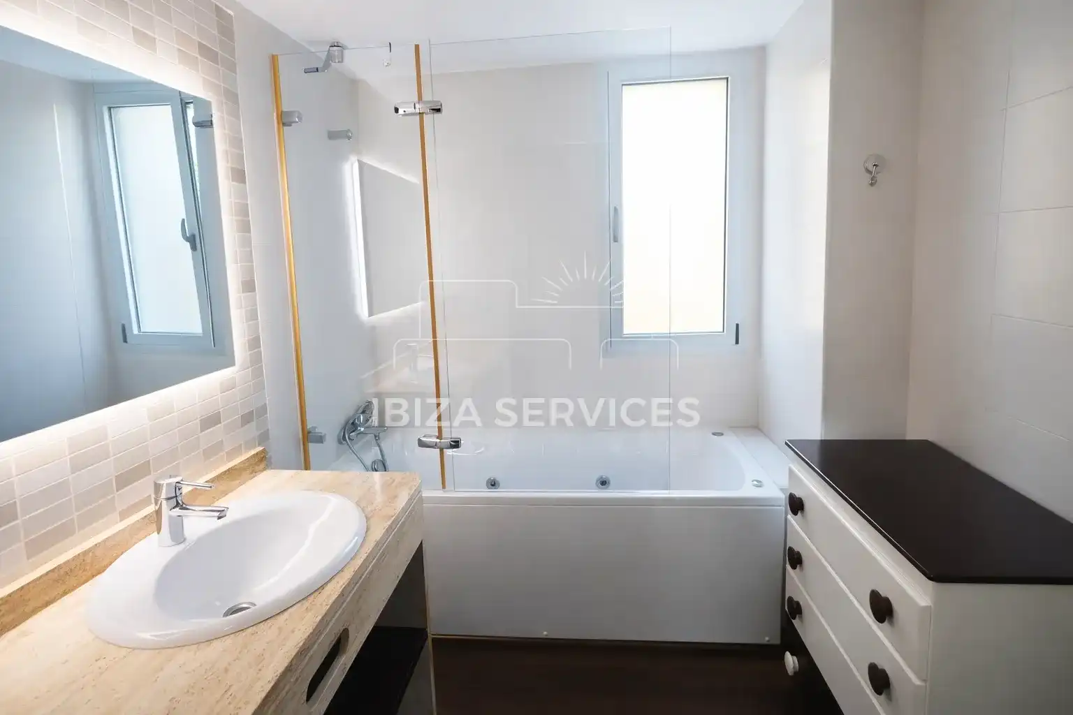 Bathroom of Flat for sale in Eivissa  with Air Conditioner