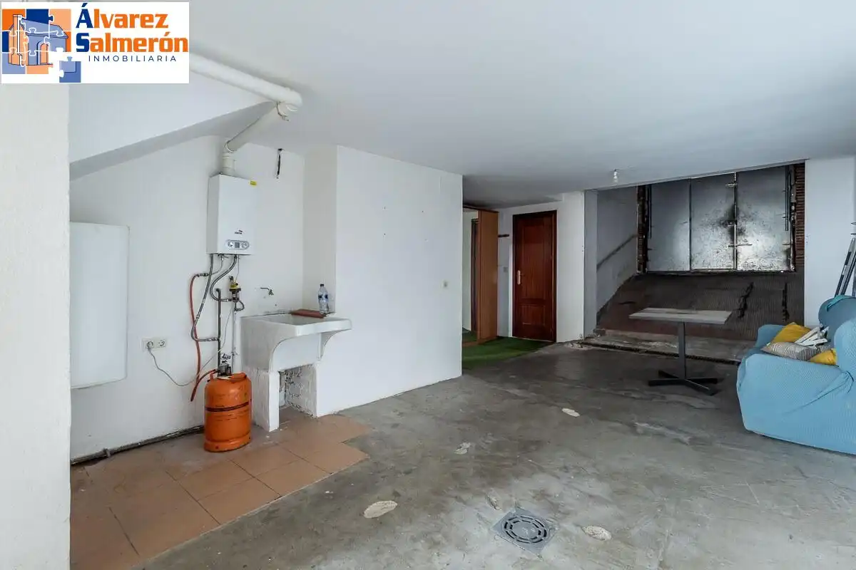 Casa adosada en venta en Huétor Vega con Terraza
