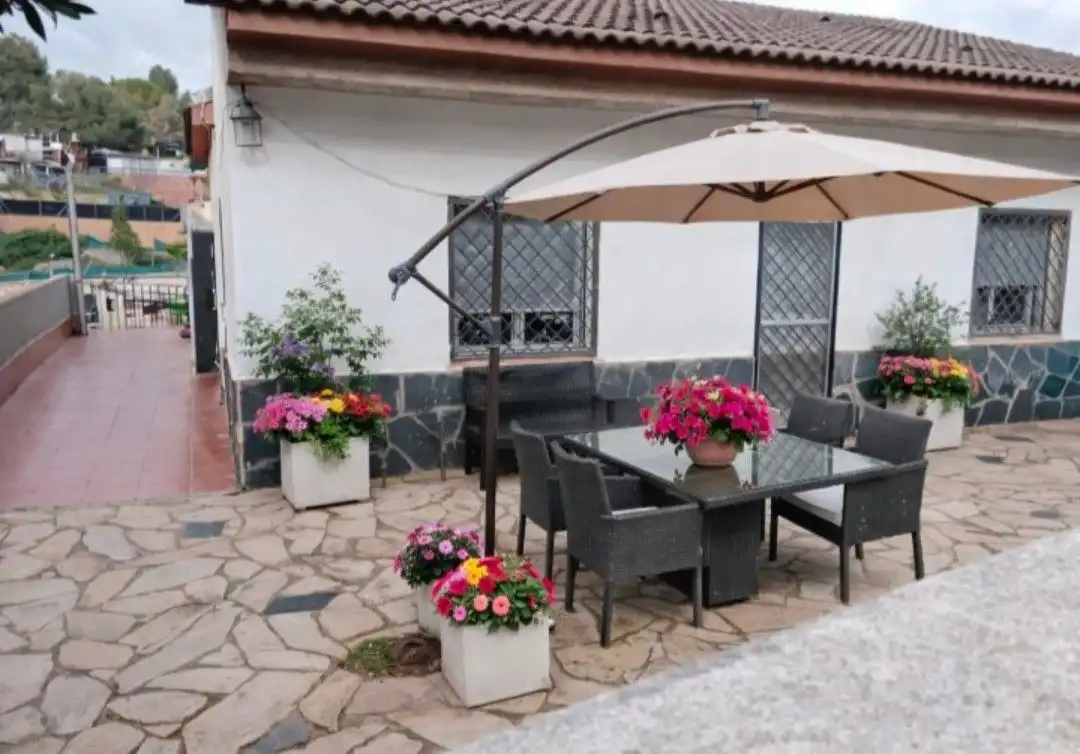 Terrassa de Casa o xalet en venda en Rubí amb Aire condicionat, Jardí privat i Terrassa