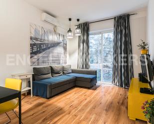 Sala d'estar de Apartament en venda en  Barcelona Capital amb Aire condicionat i Terrassa