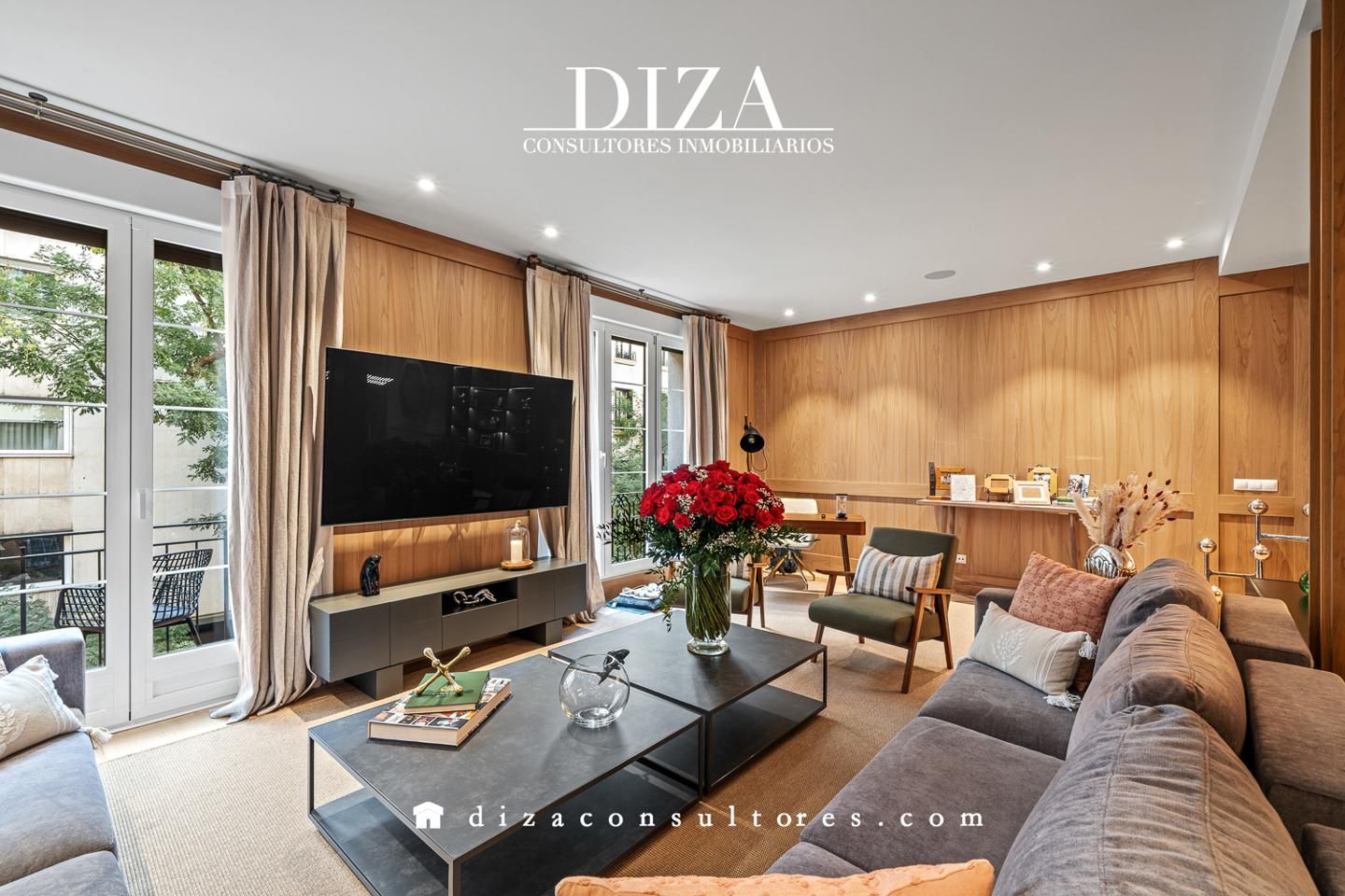 Living room of Flat for sale in  Madrid Capital  with Air Conditioner and Balcony