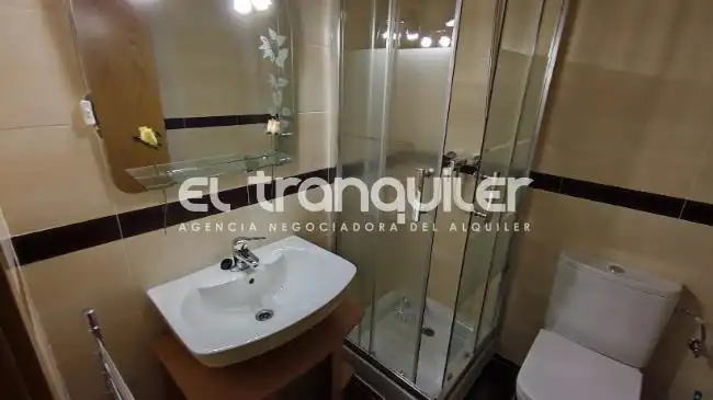 Bathroom of Flat for rent in Madrid  with Swimming Pool, Furnished and Washing machine
