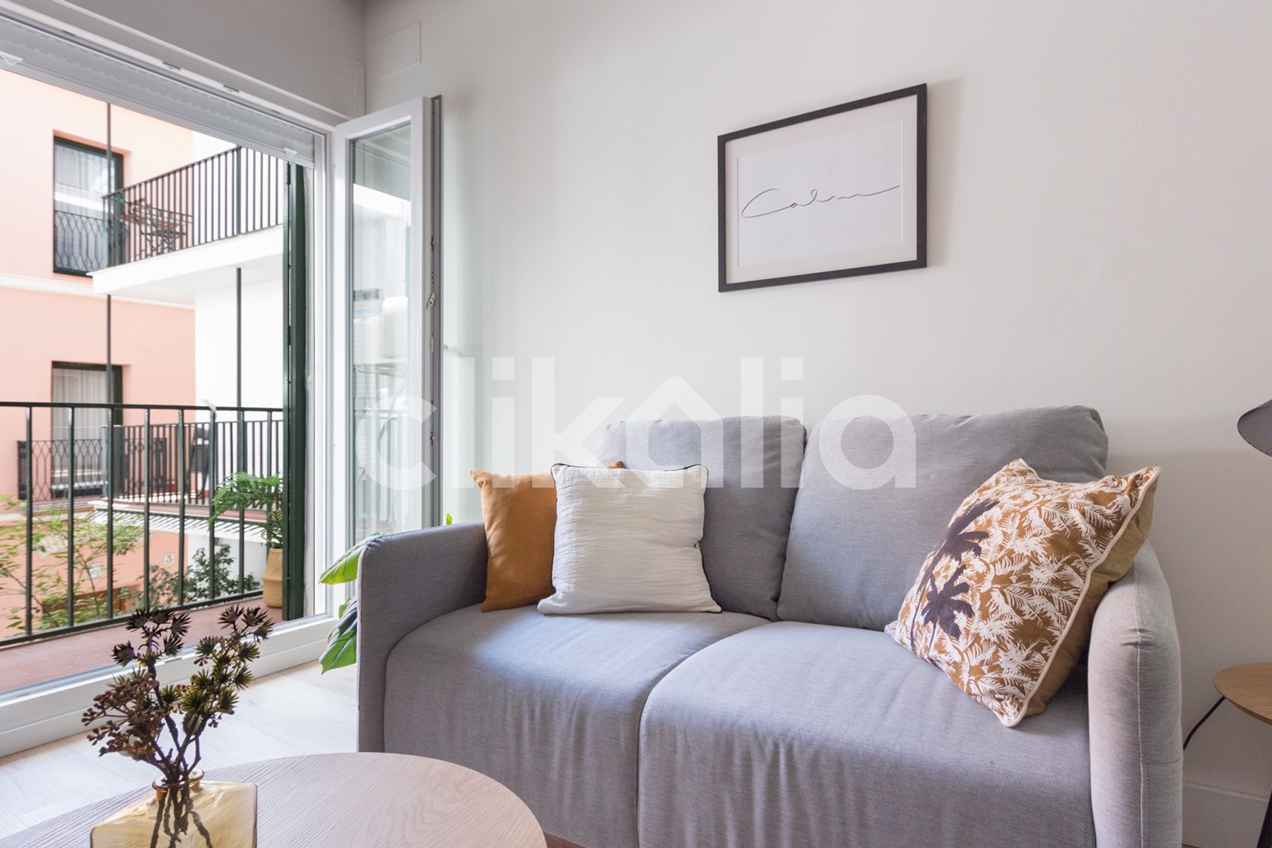 Sala d'estar de Pis en venda en  Sevilla Capital amb Aire condicionat i Terrassa