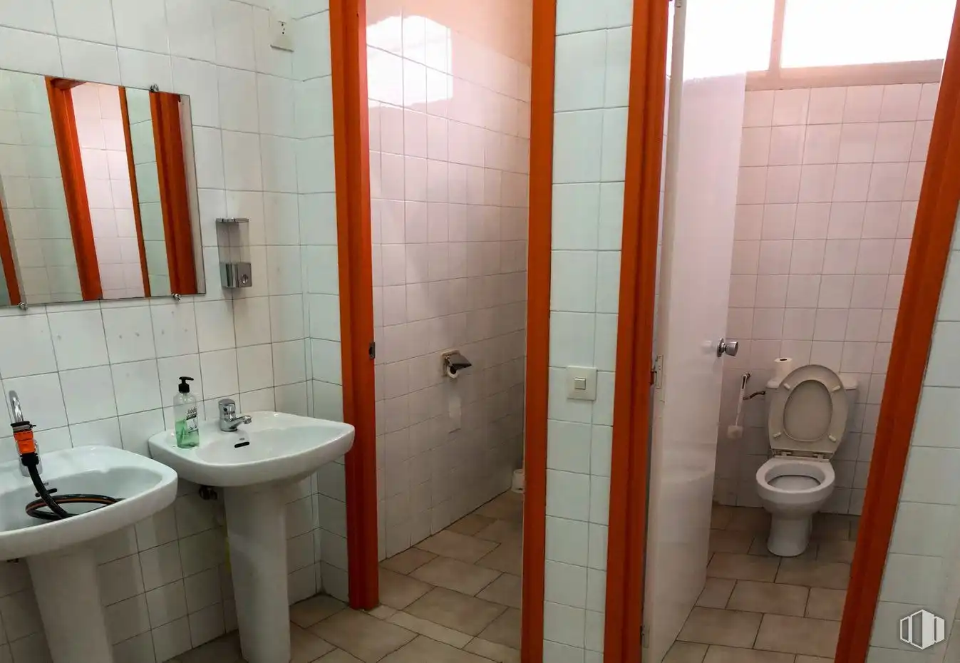 Baño de Nave industrial en venta en Arganda del Rey con Calefacción y Alarma