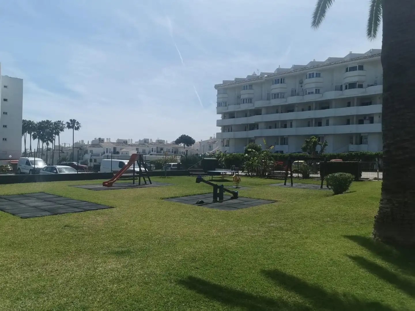 Aparcament de Estudi en venda en Marbella amb Aire condicionat, Jardí privat i Moblat