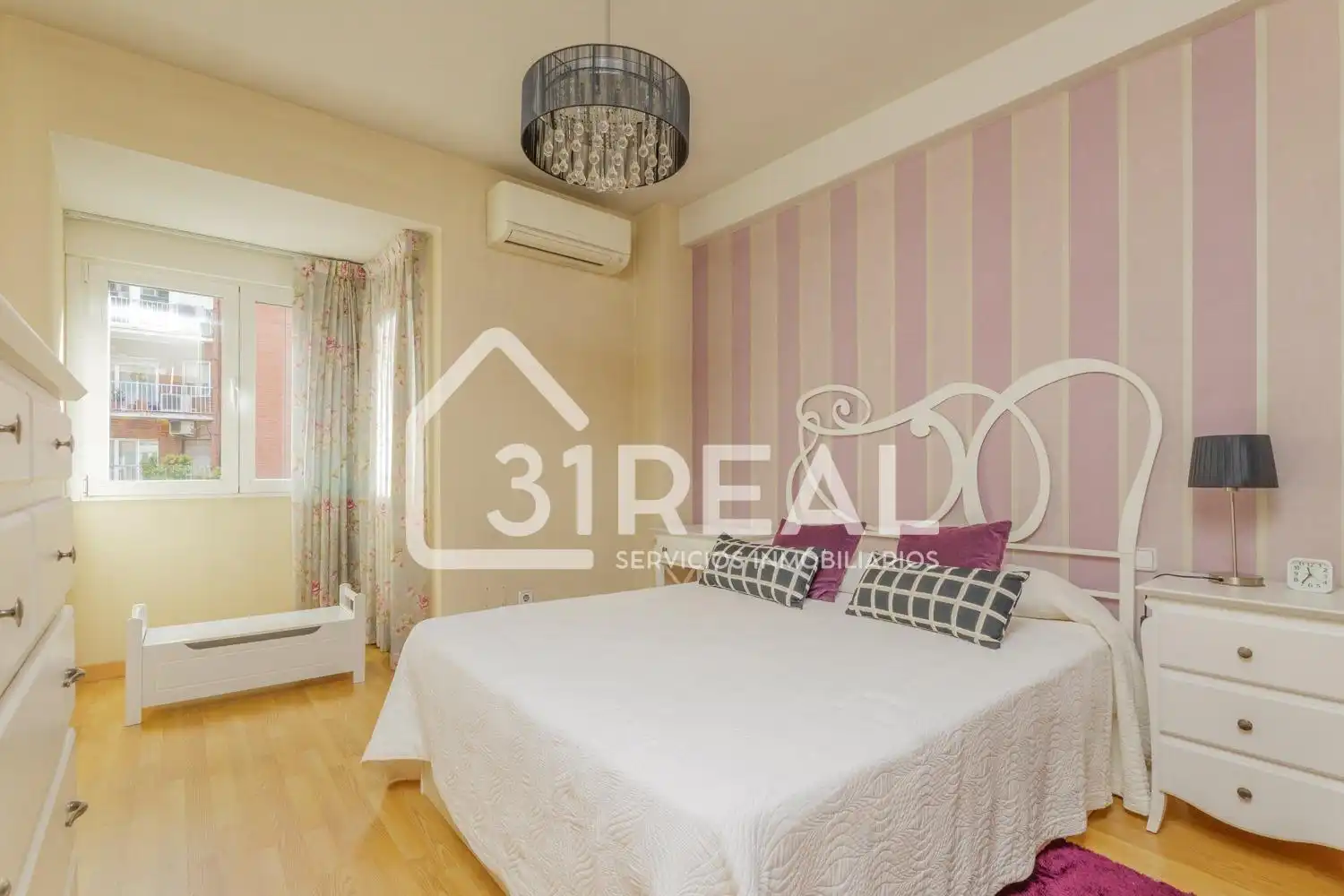 Schlafzimmer von Wohnung zum Verkauf in Madrid mit Klimaanlage, Heizung und Terrasse