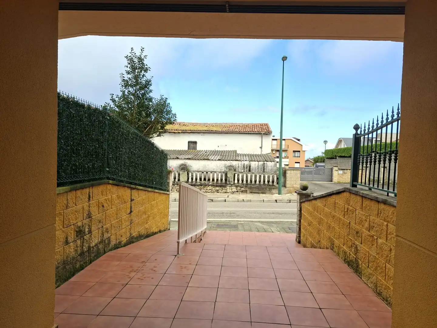 Vista exterior de Piso en venta en Suances con Calefacción, Terraza y Amueblado