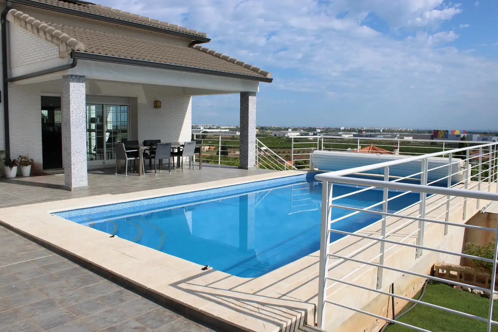 Piscina de Casa o xalet en venda en Oliva amb Aire condicionat, Jardí privat i Terrassa