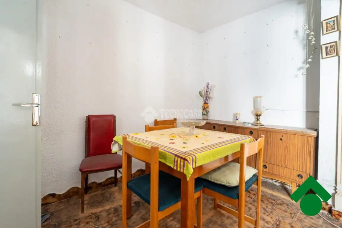 Casa aparellada en venda a Santa Adela - Parque Leyva Loro, imagen 8