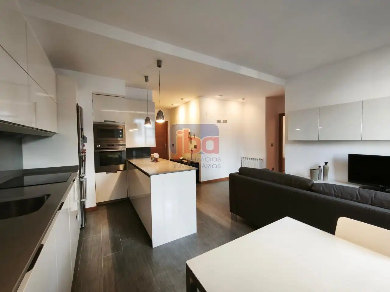 Cuina de Apartament de lloguer en Ourense Capital  amb Calefacció, Moblat i Balcó