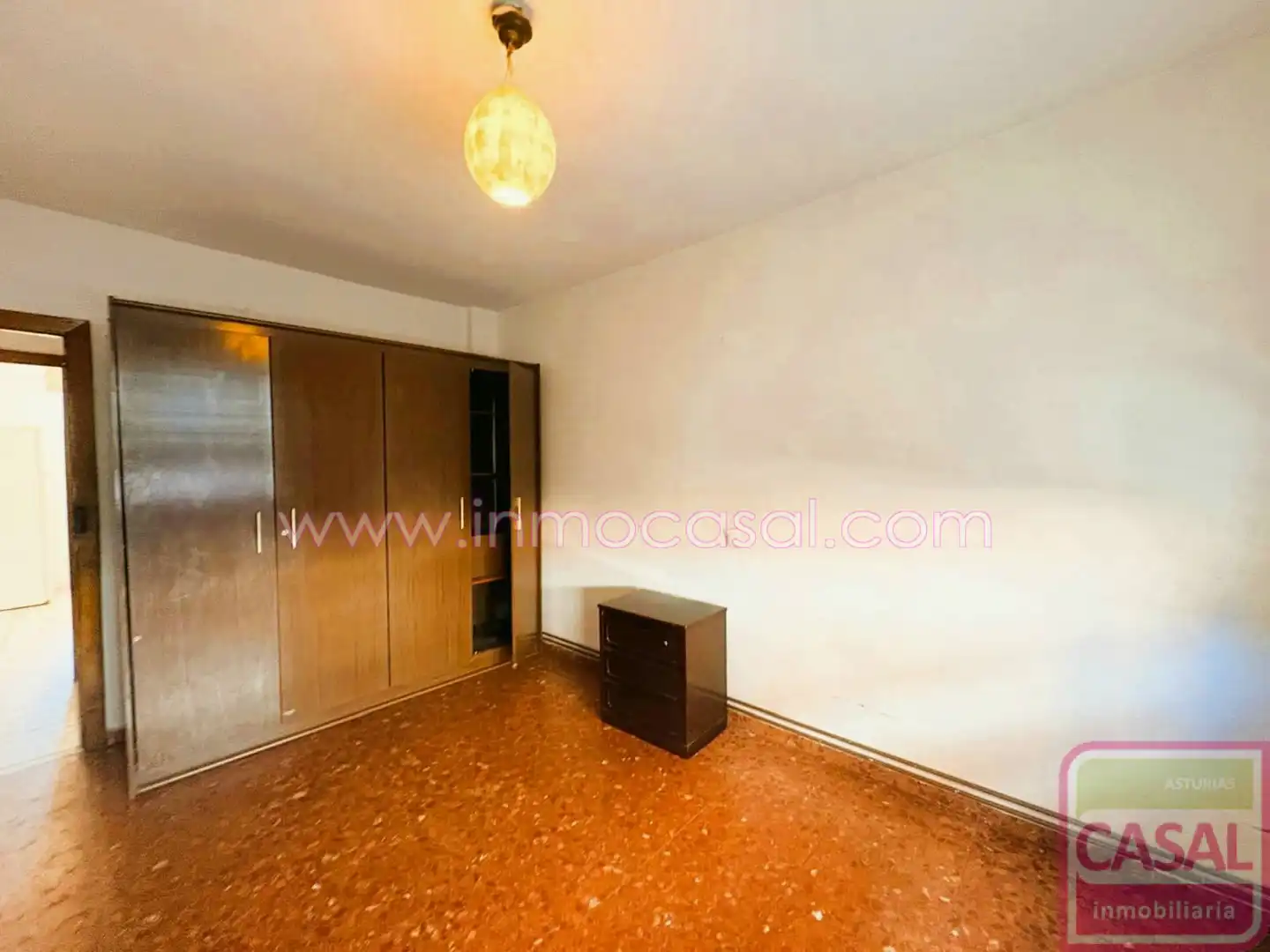Habitación de Piso en venta en Lena con Calefacción, Terraza y Amueblado