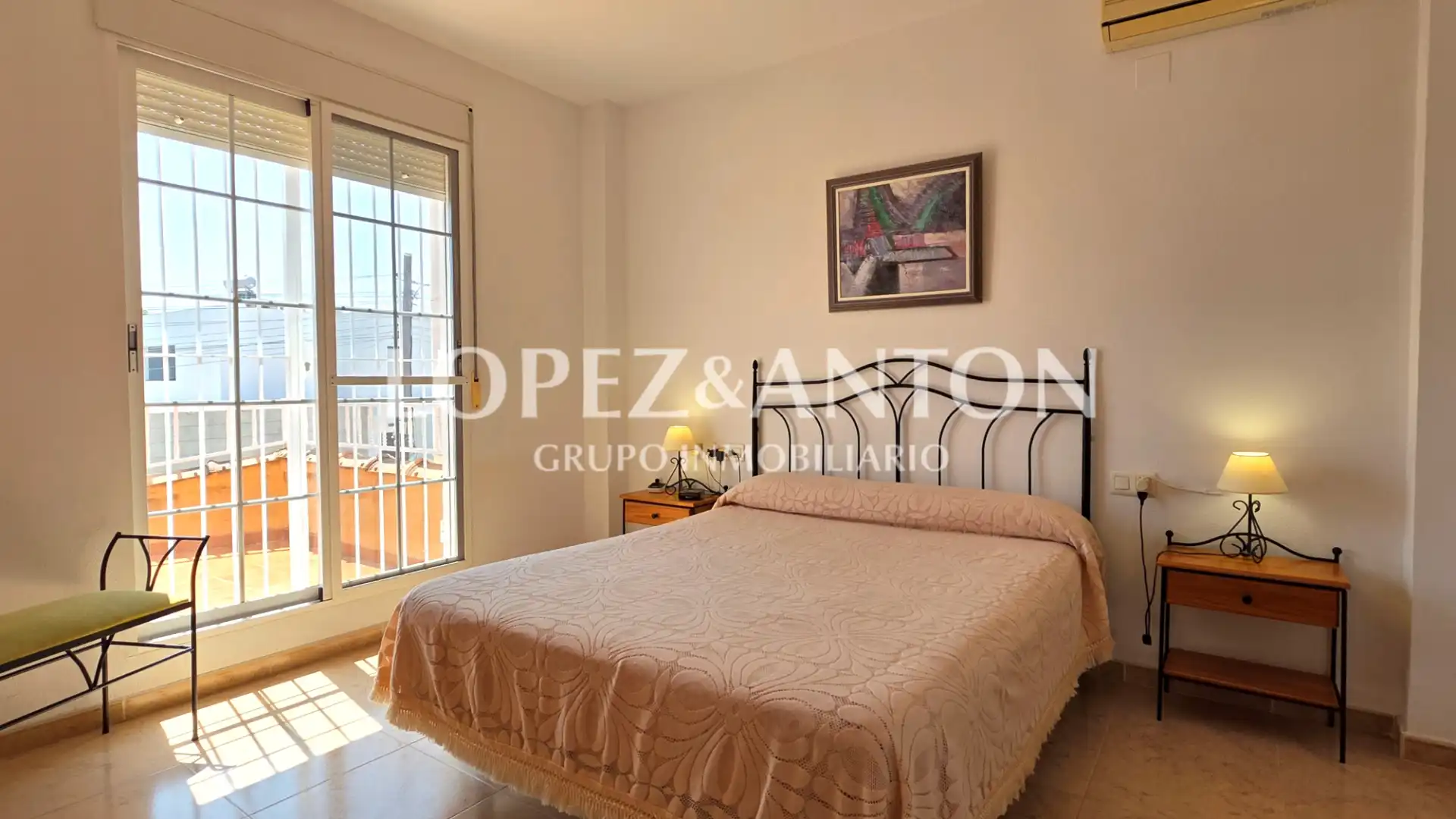 Habitación de Casa o chalet en venta en L'Eliana con Aire acondicionado, Calefacción y Jardín privado
