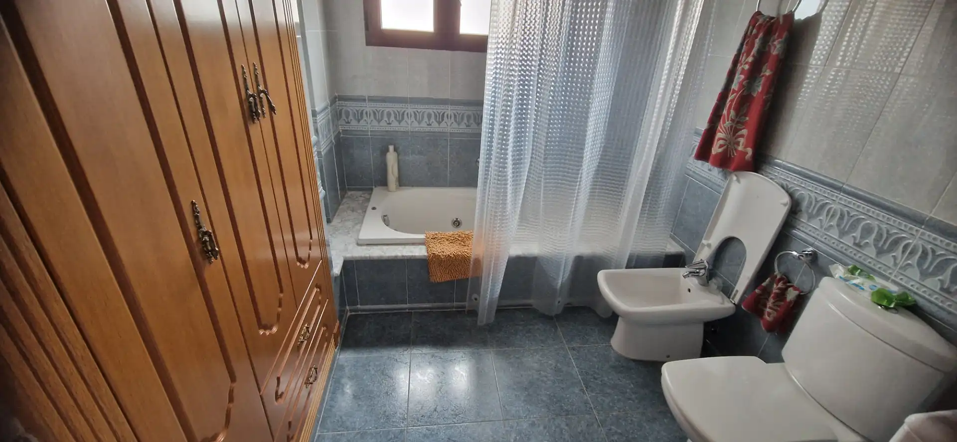 Bany de Casa o xalet de lloguer en Benifaió amb Aire condicionat, Calefacció i Jardí privat