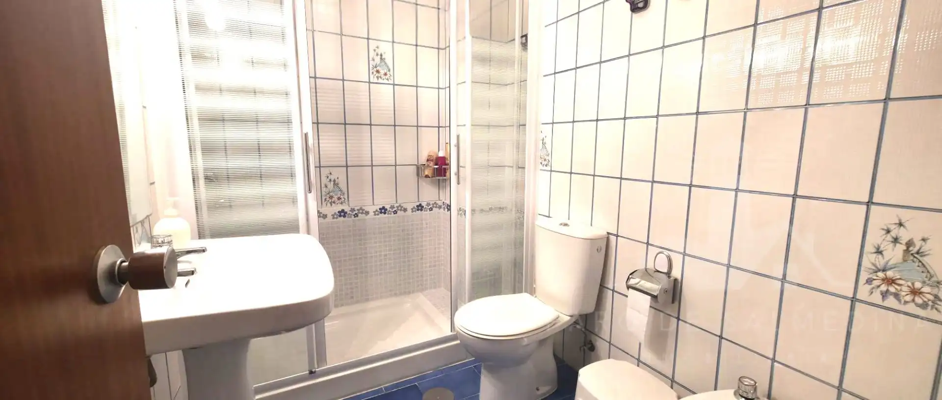 Baño de Piso en venta en Chipiona con Terraza