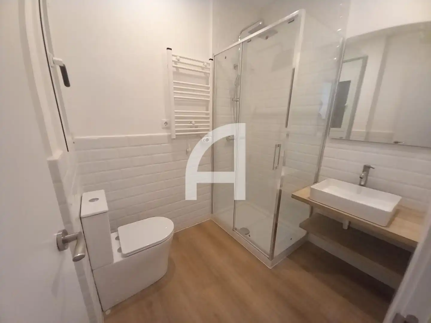 Baño de Piso de alquiler en Barcelona con Parquet