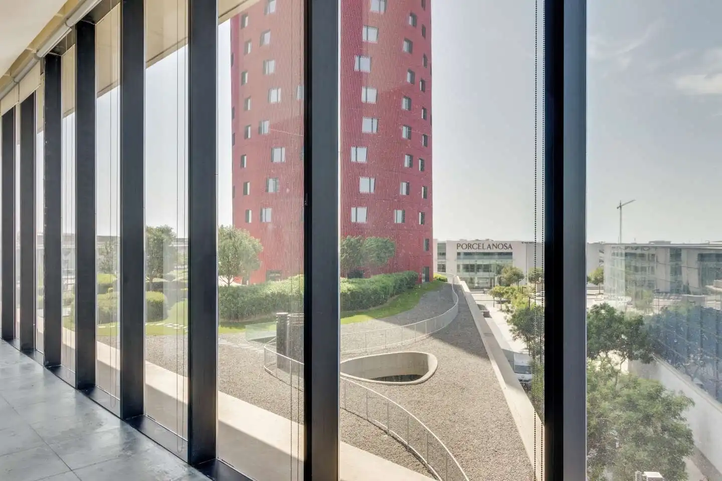 Büro zur Miete in L'Hospitalet de Llobregat mit Klimaanlage und Heizung
