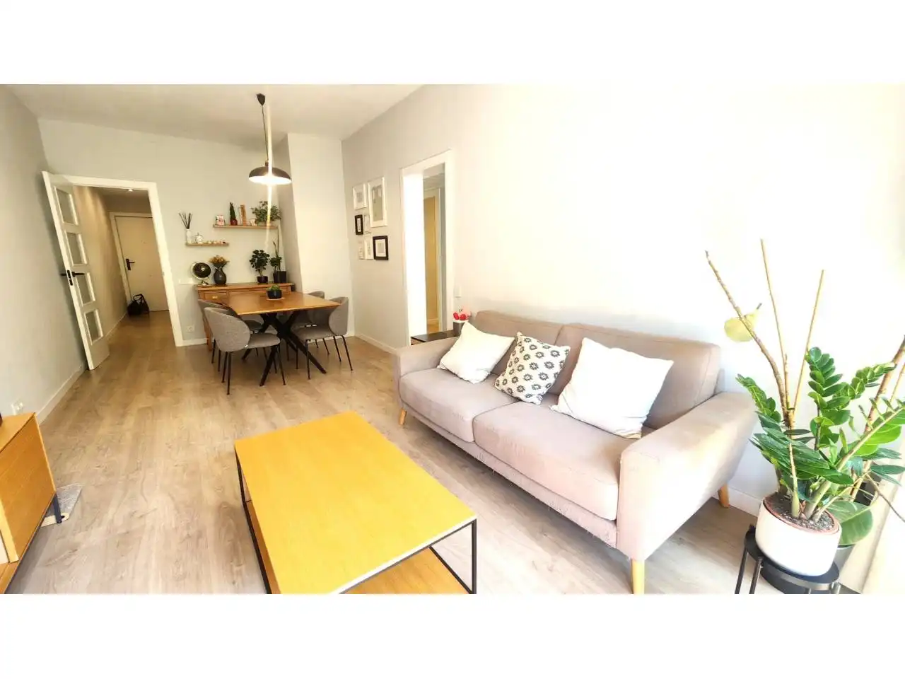 Living room of Flat for sale in Barcelona  with Air Conditioner, Parquet flooring and Terrace