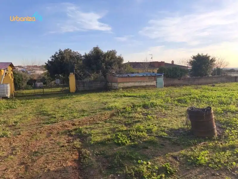 Country house zum Verkauf in Villanueva del Fresno mit Klimaanlage und Alarm