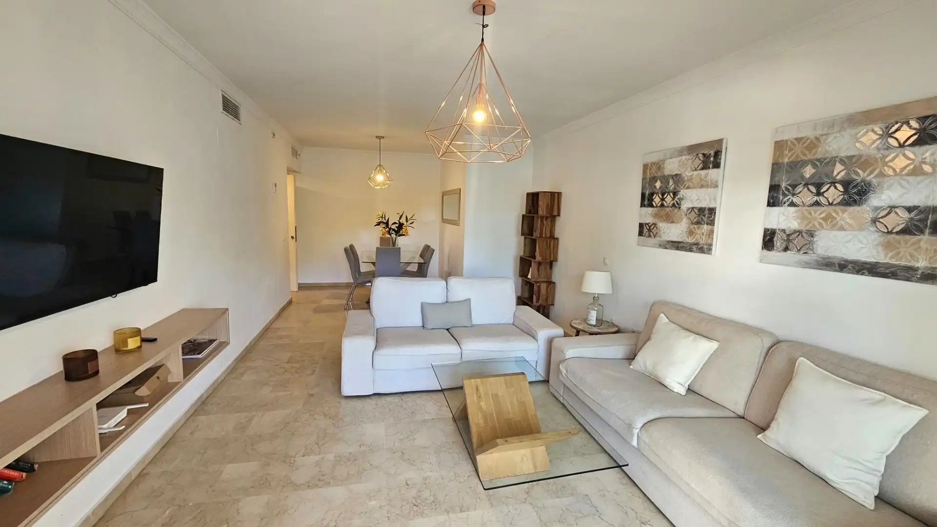 Wohnzimmer von Wohnungen zur Miete in Marbella mit Klimaanlage, Terrasse und Möbliert