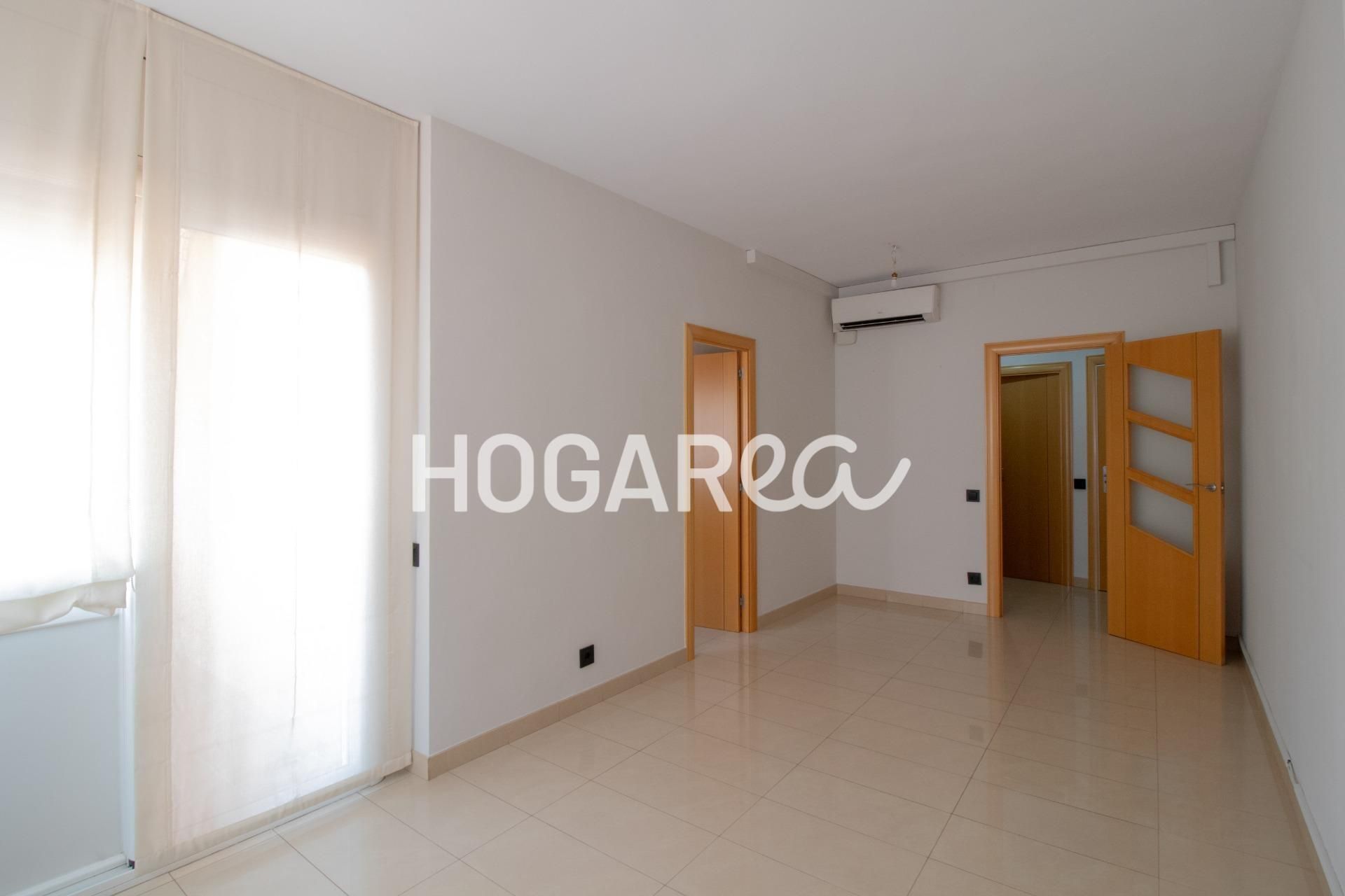Bedroom of Flat for sale in L'Hospitalet de Llobregat  with Terrace and Balcony
