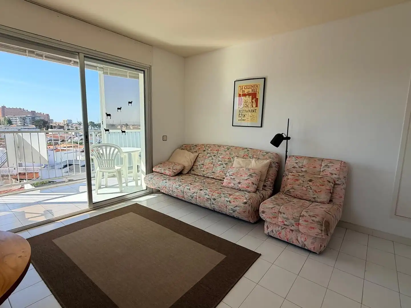 Sala d'estar de Estudi en venda en Roses amb Calefacció, Terrassa i Moblat