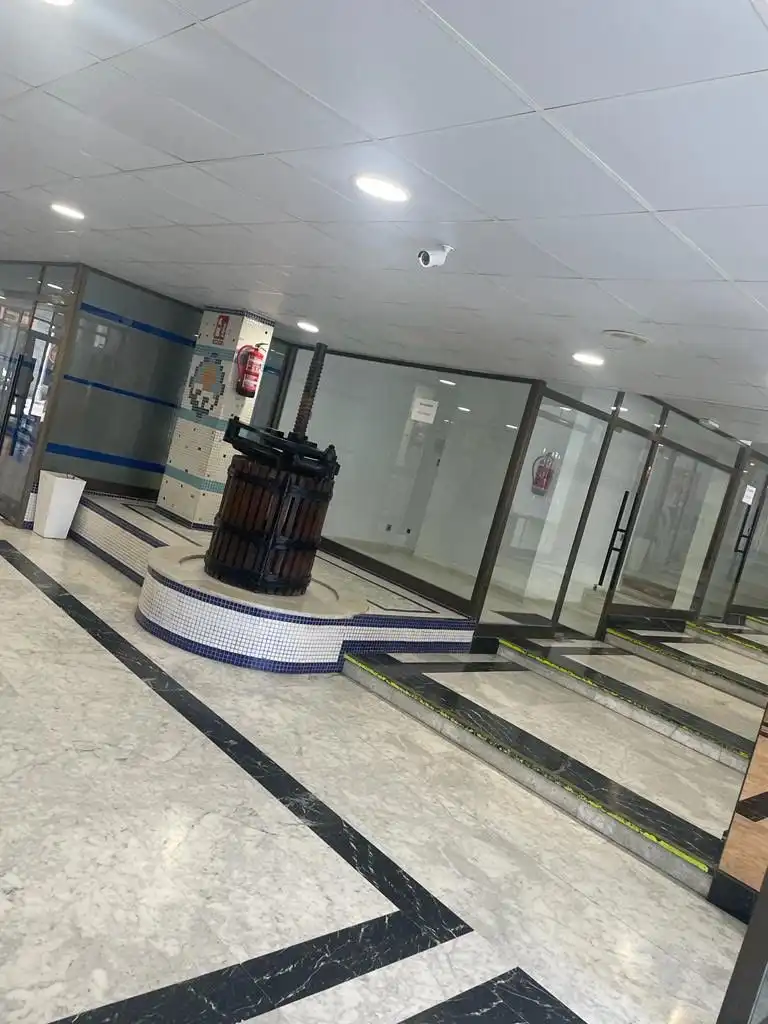 Local comercial en alquiler en Carrer de la Fàbrica, imagen 3