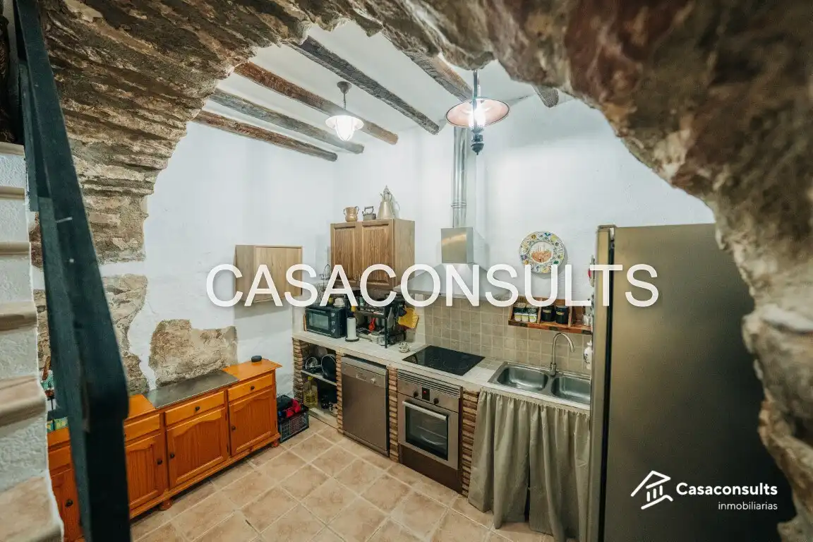 Cuina de Casa o xalet en venda en Vilafamés amb Calefacció, Terrassa i Moblat