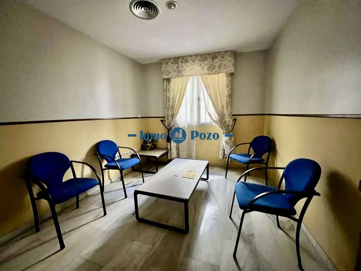 Ufficio con ascensore in affitto a Almendralejo, imagen 3
