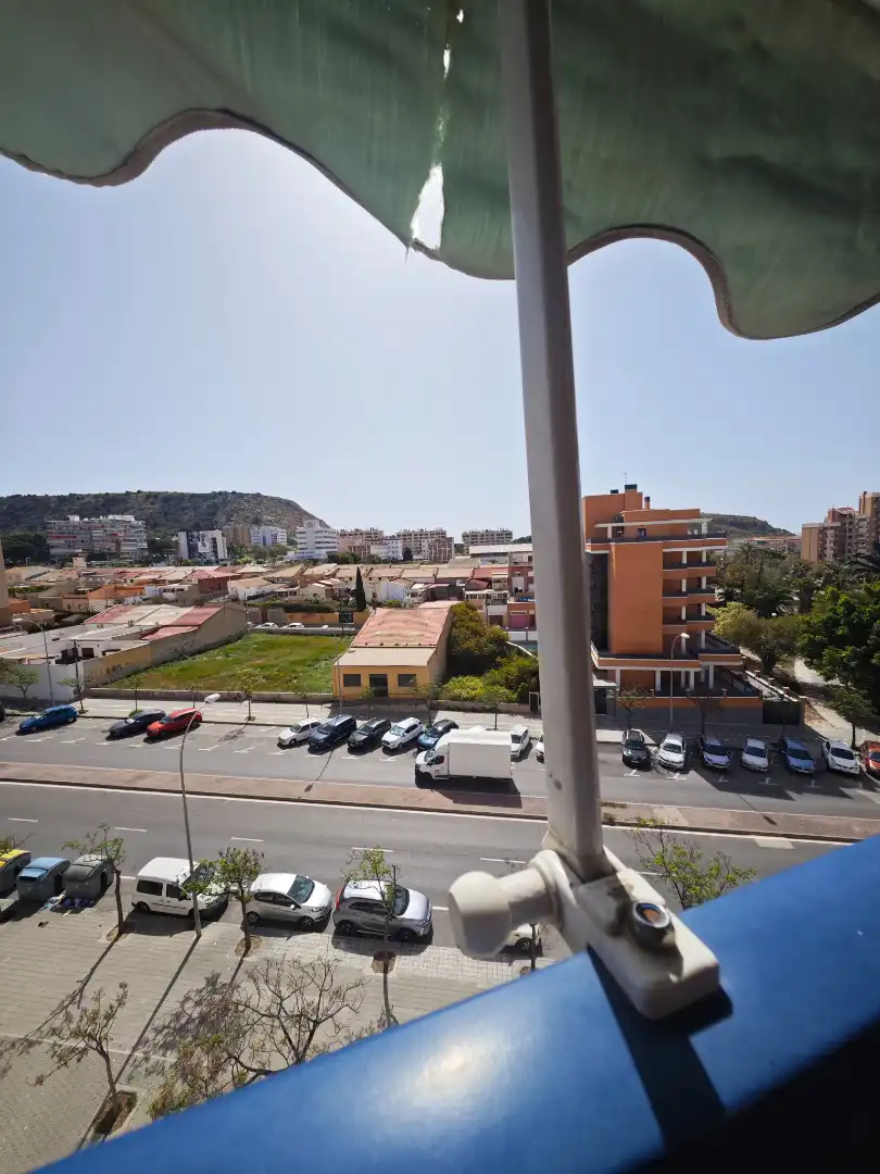 Vista exterior de Ático en venta en Alicante / Alacant con Aire acondicionado, Jardín privado y Parquet