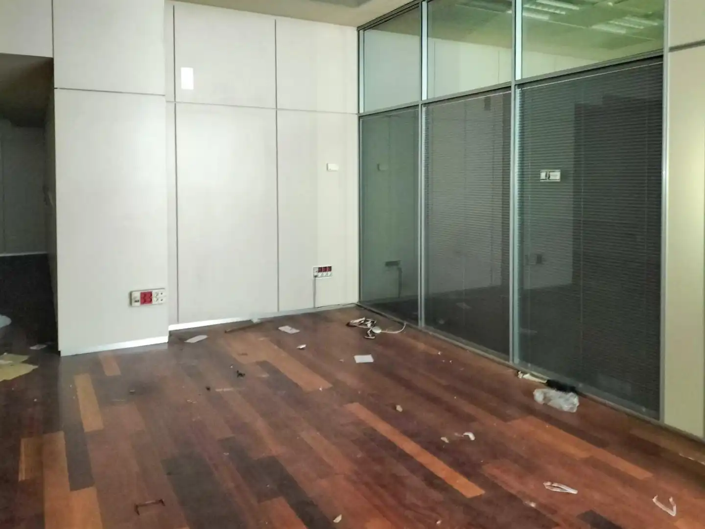 Local comercial en venta en Passeig GERMANIES 31, imagen 2