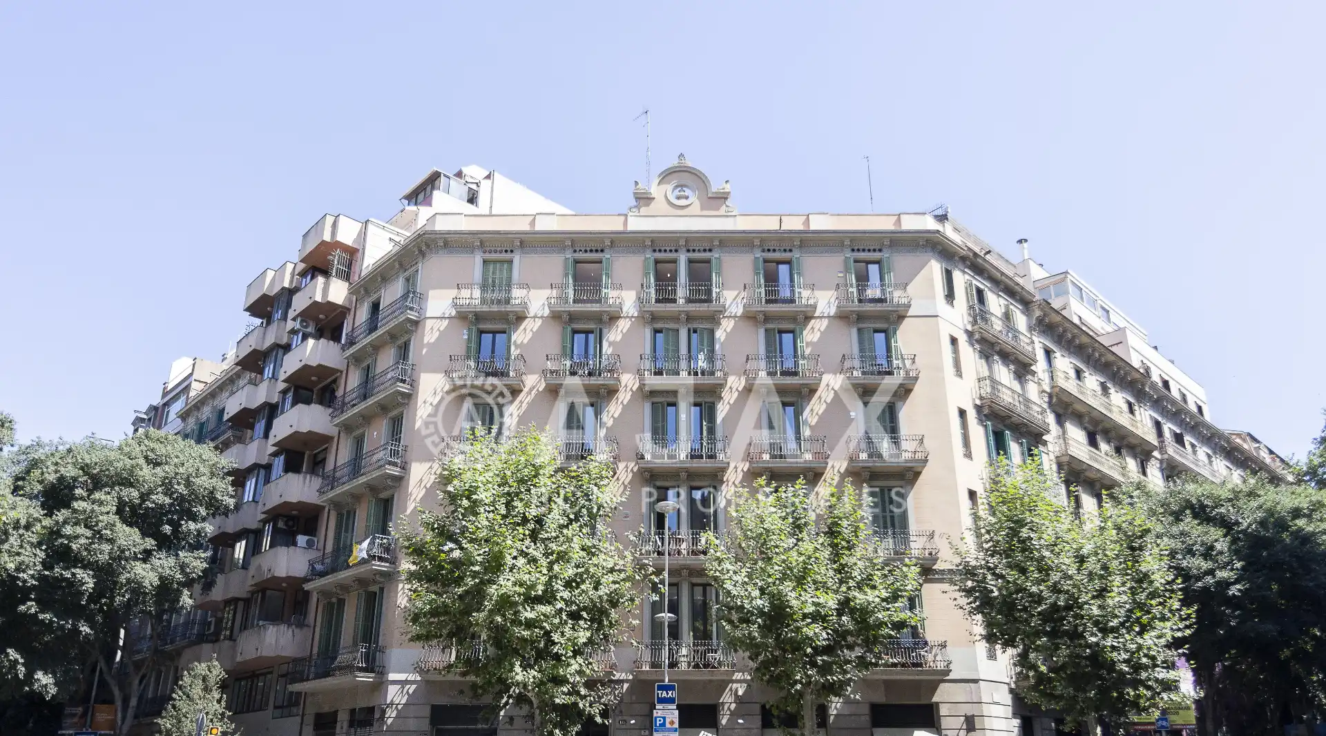 Vista exterior de Pis en venda en Barcelona amb Aire condicionat, Calefacció i Parquet