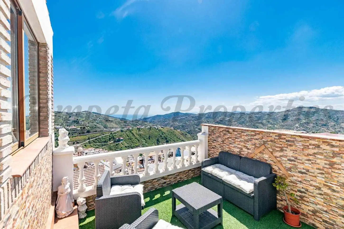 Casa con terrazza in vendita a Cómpeta