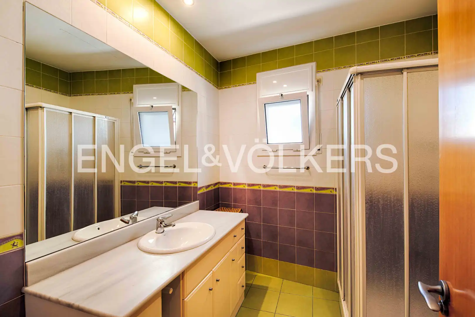 Baño de Piso en venta en Llançà con Aire acondicionado y Terraza